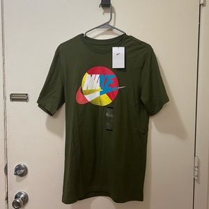 Mens Nike Tee—Small—New w/ Tags!!